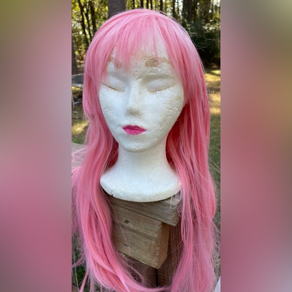 Pink Wig - Picture 3 of 6